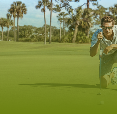 Golfer on the green wearing Abaco Polarized sunglasses